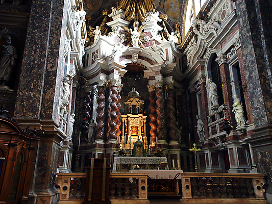 포토 JPG 해외이미지 종교 조각 건축양식 사람없음 내부 교회 이탈리아 흰색 기둥 크림 대리석 베네치아 바로크 제단 해외202004 해외포토 건축 유럽 컬러 재료 종교건축 건물 파일형식 이미지허브