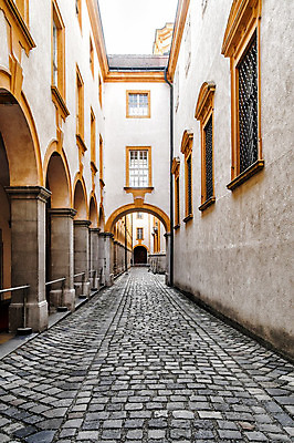 포토 JPG 해외이미지 외관 기독교 건축양식 사람없음 세로 골동품 조약돌 기둥 복도 역사 오스트리아 천장 아치 수도원 바로크 수녀원 해외202004 해외포토 건축 유럽 종교 돌_바위 파일형식 이미지허브