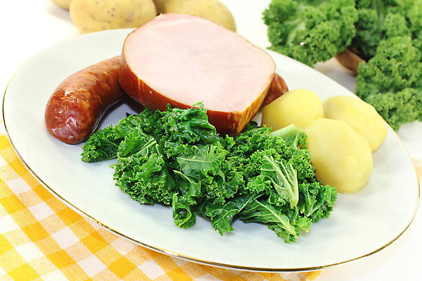 포토 JPG 해외이미지 접시 크리스마스 겨울 채소 감자 사람없음 식사 소시지 양배추 전문 케일 해외202004 해외포토 식기 계절 기념일 가공식품 파일형식 이미지허브