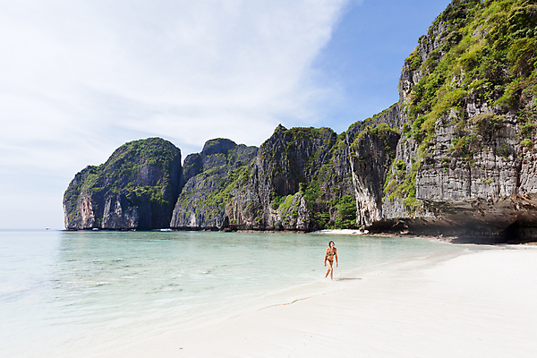 포토 JPG 해외이미지 아시아 모래 바다 섬 여행 태국 자연 휴가 산 한명 풍경 물 비키니 모래사장 평화 귀여움 기댐 자유 조약돌 바위 시골 만 달콤 날씬함 순수 즐거움 만족 엽서 천국 내추럴 무료 정교 파라다이스 해외202004 영광군 해외포토 자연요소 1 수영복 감정 나라 컨셉 모션 사람 돌_바위 맛 편지 전라남도 몸매 생태계 파일형식 이미지허브