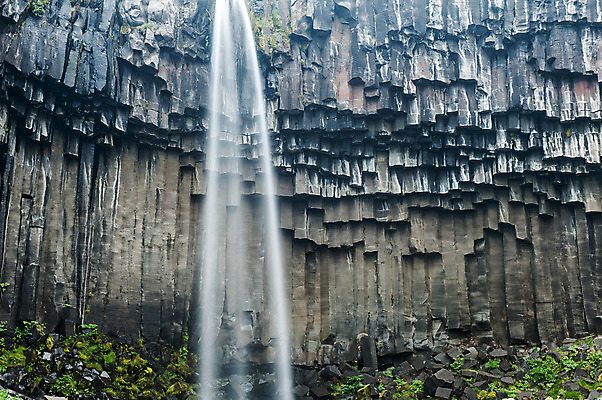 포토 JPG 해외이미지 공원 자연 아이슬란드 사람없음 강 여행객 검은색 봄 폭포 흐름 기둥 개울 떨어짐 숲 육각형 남쪽 내추럴 전국 현무암 해외202004 해외포토 도형 계절 공공시설 건축 유럽 컬러 컨셉 사람 방향 생태계 화산암 파일형식 이미지허브