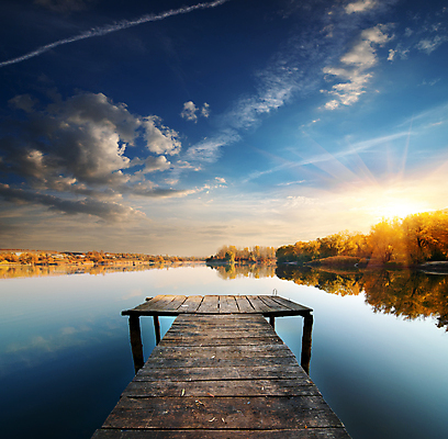 포토 JPG 해외이미지 주간 구름 호수 자연 하늘 사람없음 야외 햇빛 가을풍경 맑음 가을 나루터 우크라이나 해외202004 해외포토 자연요소 계절 유럽 날씨 풍경 태양 항구 생태계 파일형식 가을_계절 이미지허브