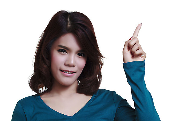 포토 JPG 해외이미지 백인 학생 라이프스타일 손 응시 여자 행복 감정 손가락 갈색머리 선물 한명 사람 옆모습 10대 공백 전시 표현 잡기 상품 사인 흰배경 흥분 대학교 팔 보여주기 고립 카피스페이스 해외202004 해외포토 서양인 1 헤어스타일 시선 뷰포인트 백그라운드 학교 모션 청소년 생활 신체부위 흰색 파일형식 이미지허브