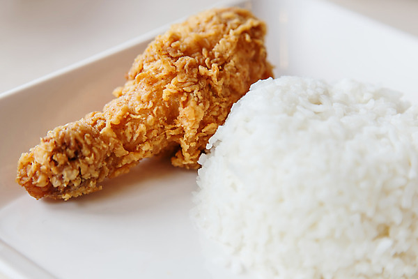 포토 JPG 해외이미지 음식 조각 백그라운드 포크 날개 토마토 고추 밥 육류 사람없음 갈색 식당 숟가락 식사 저녁식사 치킨 거품 튀김 흰색 신선 황금 맛 남쪽 내추럴 프랑스어 드럼스틱 해외202004 해외포토 문자 식기 컬러 컨셉 채소 식재료 수저 상점 방향 닭고기요리 파일형식 이미지허브