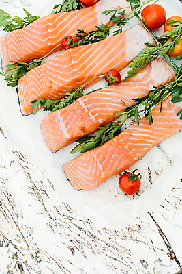 포토 JPG 해외이미지 음식 조각 백그라운드 다이어트 재료 건강 육류 어류 스테이크 요리 사람없음 목재 빨간색 초록색 우주 식당 공백 신선 자르기 허브 해산물 메뉴 질감 날것 연어 내추럴 딜 오메가 해외202004 해외포토 나무 식물 컬러 식재료 모션 서양음식 상점 수중동물 파일형식 이미지허브