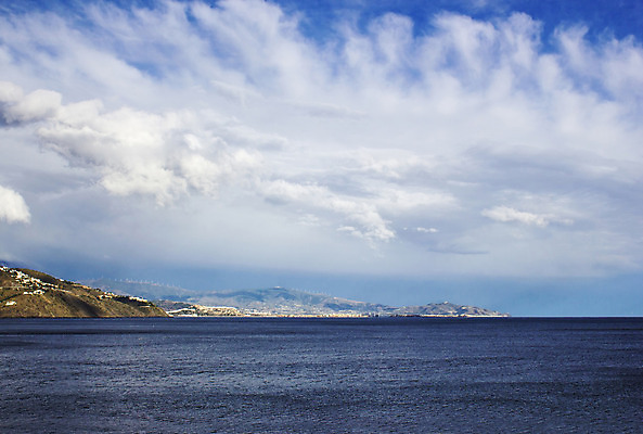 포토 JPG 해외이미지 구름 계절 파도 바다 여행 자연 벽지 조류 하늘 날씨 휴가 풍경 사람없음 물 여름 파란색 컬러풀 태양 평화 맑음 바위 스페인 안달루시아 터키석 수평선 해외202004 해외포토 자연요소 동물 유럽 컬러 컨셉 돌_바위 보석 생태계 파일형식 이미지허브
