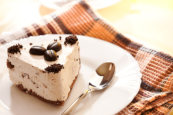 포토 JPG 해외이미지 접시 커피 음식 디저트 사람없음 장식 케이크 초콜릿 숟가락 흰색 달콤 크림 페스츄리 해외202004 해외포토 식기 음료 빵 컬러 수저 맛 파일형식 이미지허브