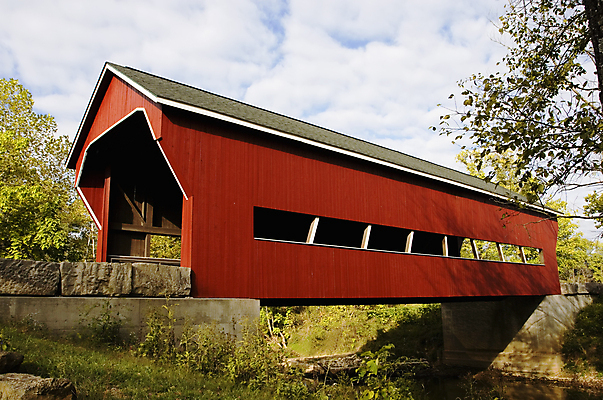 포토 JPG 해외이미지 나무 구름 도로 잎 건축양식 하늘 풍경 사람없음 목재 빨간색 초록색 강 컬러풀 가을 시골 개울 행운 해외202004 해외포토 자연요소 식물 계절 건축 길 컬러 컨셉 재료 교통시설 파일형식 이미지허브