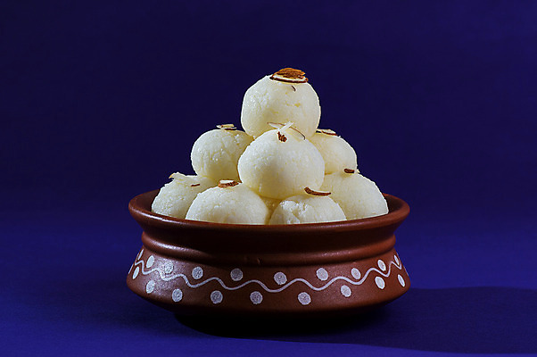 포토 JPG 해외이미지 디저트 사람없음 도자기 원형 사기그릇 인도음식 해외포토 도형 그릇 음식 동양음식 파일형식 이미지허브