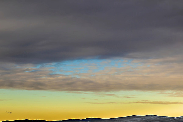 포토 JPG 해외이미지 나무 구름 여행 자연 하늘 날씨 산 독일 안테나 파노라마 풍경 사람없음 파란색 강 어둠 일몰 도시 역사 황금 숲 메인 머리위 타운 교외 구시가지 샤워실 프랑크푸르트 수평선 해외202004 해외포토 자연요소 식물 유럽 컬러 통신 촬영기법 노을 생태계 샤워시설 파일형식 이미지허브