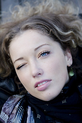 포토 JPG 해외이미지 학생 여자 얼굴 생각 한명 치료 파란색 금발 배려 심각 해외202004 해외포토 1 헤어스타일 컬러 컨셉 의학 사람 신체부위 파일형식 이미지허브