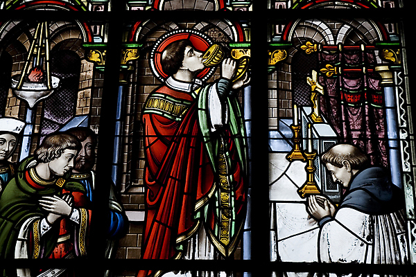 포토 JPG 해외이미지 종교 음료 창문 유리 사람없음 장식 컬러풀 성당 교회 금속 성경 기도 얼룩 역사 빛망울 해외202004 해외포토 컬러 종교용품 종교건축 재질 빛 파일형식 이미지허브