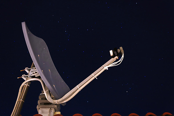 포토 JPG 해외이미지 접시 디자인 실루엣 별 지구 과학 백그라운드 컨셉 통신 자연 하늘 지붕 추상 주택 안테나 사람없음 야외 건물 여름 파란색 빛 우주 금속 디지털 검은색 텔레비전 어둠 별자리 장비 인공위성 도시 네트워크 야간 수화기 라디오 신호 은하계 천문학 해외202004 해외포토 자연요소 식기 건축물 계절 교육 컬러 무늬 재질 촬영기법 전자제품 전화기 생태계 파일형식 이미지허브