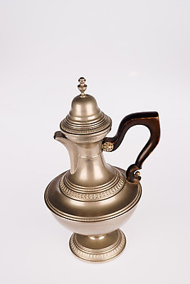 포토 JPG 해외이미지 스튜디오촬영 1 전통 동양인 사람없음 장식 세로 금속 수확 골동품 기구 찻주전자 유리주전자 고립 놋쇠 아랍어 카피스페이스 해외202004 튀르키예 해외포토 아시아 농업 유리 재질 주전자 실내 인종 공백 파일형식 이미지허브