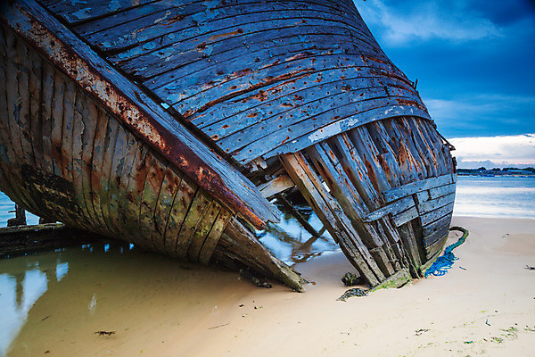 포토 JPG 해외이미지 유럽 모래 바다 하늘 낚시 항해 사람없음 목재 파란색 프랑스 보트 땅 버리기 부식 함선 장노출 폭풍 옛날 조난 해외202004 해외포토 나무 나라 컬러 배_교통 재료 모션 레저 날씨 촬영기법 파일형식 이미지허브