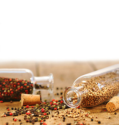 포토 JPG 해외이미지 선 음식 백그라운드 재료 유리 고추 탁자 건조 파슬리 건강 요리 씨앗 사람없음 목재 빨간색 초록색 빛 컬러풀 노란색 검은색 흰색 양념 조미료 고수 가루 먹기 허브 향기 소금 코르크 후추 생강 바질 고립 해외202004 해외포토 나무 식물 컬러 가구 채소 모션 재질 향신료 냄새 향미료 파일형식 이미지허브