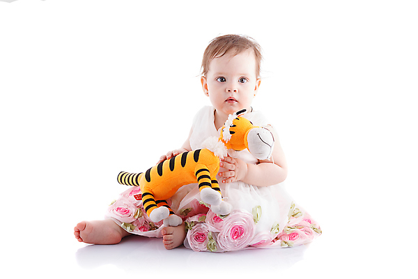 포토 JPG 해외이미지 백인 1 라이프스타일 드레스 옷 여자 행복 얼굴 어린이 백그라운드 건강 한명 사람 앉기 인종 장미 활발 성장 흰색 표현 아기 작음 가득함 슛 길이 월 고립 천진난만 해외202004 해외포토 서양인 꽃 감정 컬러 컨셉 모션 생활 신체부위 날짜 크기 파일형식 이미지허브