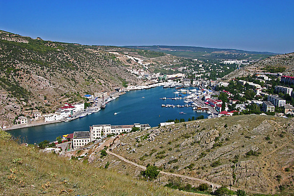 포토 JPG 해외이미지 바다 여행 자연 하늘 휴가 산 주택 풍경 사람없음 건물 물 여름 파란색 항구 만 가장자리 도심 언덕 휴양지 장면 지역 타운 남쪽 우크라이나 해외202004 해외포토 자연요소 건축물 계절 유럽 컬러 교통시설 장소 도시 둘레 방향 생태계 파일형식 이미지허브