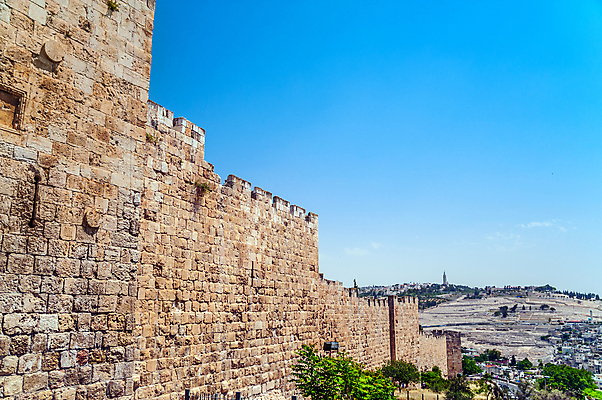 포토 JPG 해외이미지 종교 벽 여행 컨셉 건축양식 하늘 벽돌 아이디어 그림자 사람없음 건물 파란색 카메라 탑 성경 바위 도시 사찰 성 영혼 역사 중앙 보호 이슬람교 땅 보안 대문 타운 동쪽 강화 랜드마크 로마인 순례 시온산 예루살렘 옛날 유태교 이스라엘 파멸 팔레스타인 해외202004 해외포토 건축물 건축 컬러 중동 종교용품 종교건축 안전 인종 전자제품 문 돌_바위 방향 서아시아 파일형식 소멸 이미지허브