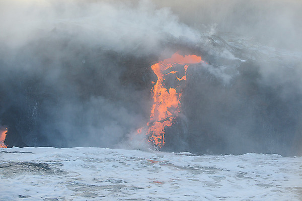 포토 JPG 해외이미지 바다 사람없음 야외 흐름 뜨거움 연기 위험 재해 화산 용암 화산섬 해외202004 해외포토 섬 컨셉 산 파일형식 이미지허브