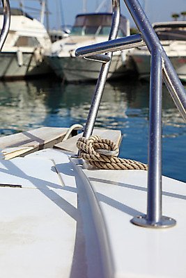 포토 JPG 해외이미지 선 밧줄 줄 바다 여행 요트 휴가 항해 나선형 사람없음 야외 물 파란색 항구 장비 흰색 원형 보트 결합 크루즈 갑판 묶기 싱글 방파제 함선 매듭 도르래 해외202004 해외포토 자연요소 도형 공공시설 컬러 무늬 배_교통 교통시설 모션 파일형식 이미지허브