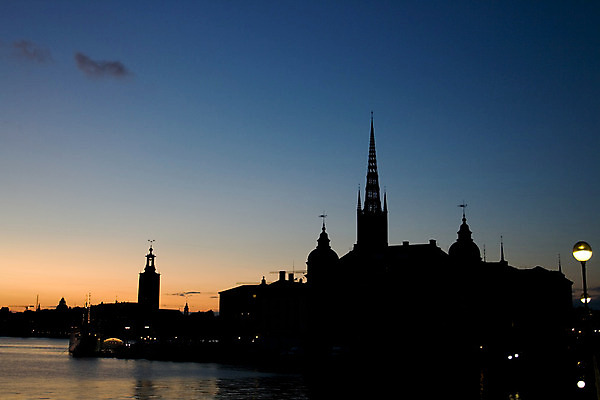 포토 JPG 해외이미지 구름 실루엣 유럽 바다 건축양식 하늘 주택 파노라마 스웨덴 풍경 사람없음 건물 물 파란색 빛 도시풍경 반사 성당 교회 탑 항구 검은색 어둠 일몰 새벽 램프 도시 보트 센터 역사 장면 북쪽 타운 시청 스칸디나비아 스톡홀름 옛날 해외202004 해외포토 자연요소 건축물 건축 나라 컬러 배_교통 종교건축 교통시설 조명 촬영기법 북유럽 노을 방향 관공서 파일형식 이미지허브