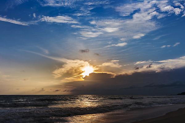포토 JPG 해외이미지 계절 파도 바다 백그라운드 오렌지 태국 자연 벽지 하늘 아침 추상 풍경 사람없음 야외 빨간색 물 여름 빛 햇빛 태양 반사 노란색 일출 맑음 황혼 일몰 새벽 뜨거움 분위기 황금 야간 저녁 위험 장면 내추럴 수평선 해외202004 해외포토 주간 자연요소 아시아 컬러 컨셉 무늬 과일 날씨 노을 생태계 파일형식 이미지허브