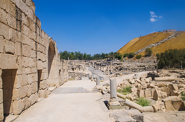 포토 JPG 해외이미지 공원 벽 여행 건축양식 하늘 그림자 사람없음 골동품 기둥 역사 알림 폐허 고고학 로마인 비잔틴 옛날 이스라엘 해외202004 해외포토 공공시설 교육 건축 인종 서아시아 제국 파일형식 이미지허브