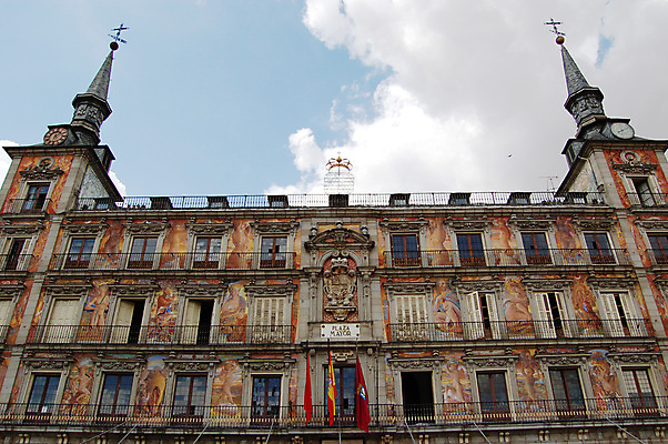 포토 JPG 해외이미지 유럽 음료 여행 건축양식 휴가 사람없음 건물 여행객 깃발 도시 스페인 심볼 정사각형 광장 랜드마크 마드리드 식민지 진짜 타파스 플라멩코 해외202004 해외포토 도형 건축물 건축 나라 예술 사람 세계문화유산 애피타이저 파일형식 이미지허브