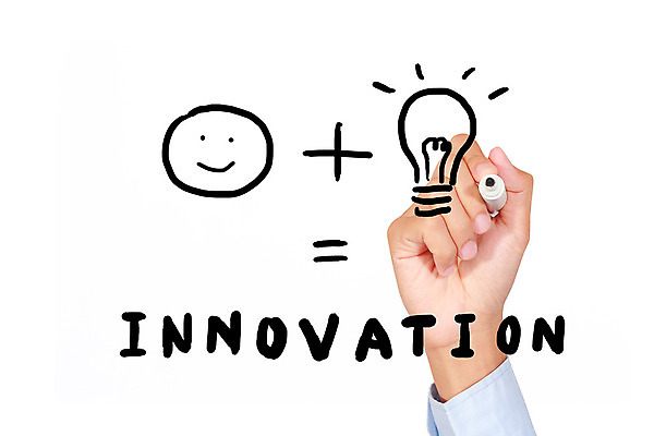 포토 JPG 해외이미지 손 무기 컨셉 생각 설계 아이디어 미소 성인 사람없음 가로 펜 램프 기록 잡기 비즈니스맨 플러스 스케치 심볼 사인 흰배경 그림 화이트보드 혁명 해외202004 해외포토 기호 남자 백그라운드 비즈니스 모션 조명 표정 미술 사람 신체부위 필기구 흰색 직장인 파일형식 이미지허브