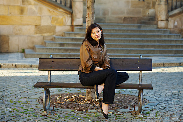 포토 JPG 해외이미지 모델 1 공원 여자 행복 얼굴 신체 벤치 의자 데이트 자연 사랑 한명 웃음 사람 성인 야외 초록색 파란색 햇빛 유행 우주 흰색 열정 사방 양발 유일 표현성 해외202004 해외포토 공공시설 감정 컬러 가구 표정 신체부위 태양 생태계 파일형식 이미지허브