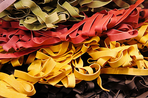 포토 JPG 해외이미지 전통 음식 건조 파스타 3 요리 사람없음 이탈리아 밀 반죽 성분 탈리아텔레 해외202004 해외포토 유럽 곡류 서양음식 파스타면 파일형식 이미지허브