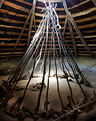 포토 JPG 해외이미지 뼈 실내 사람없음 목재 빛 나뭇가지 막대기 역사 피라미드 옛날 해외202004 해외포토 나무 건축물 재료 내부 랜드마크 파일형식 이미지허브