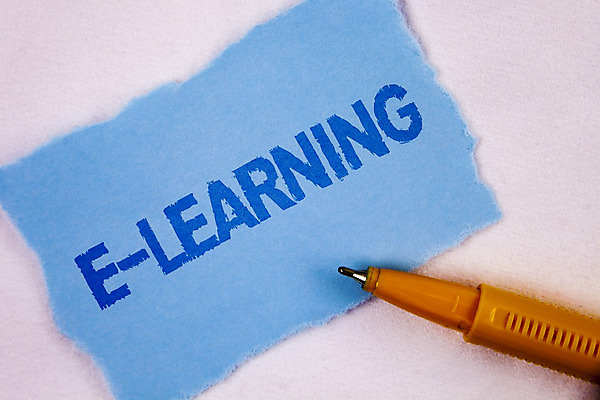 포토 JPG 해외이미지 직업 교육 컨셉 인터넷 졸업 통신 교실 학교 창조 사람없음 노트북 스터디 컴퓨터 디지털 웹 정보 타이핑 네트워크 연결 강의 책상 서비스 준비 대학교 멀리 온라인 혁명 가정교사 온라인강의 지능 가상 웨비나 해외202004 해외포토 가구 전자제품 학습 교사 세미나 파일형식 언택트 이미지허브