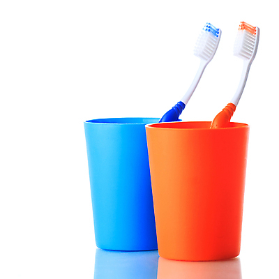 포토 JPG 해외이미지 백그라운드 유리 아침 건강 사람없음 파란색 약 장비 흰색 신선 붓 치아 칫솔 플라스틱 오브젝트 치과의사 치약 고립 돌봄 옛날 위생관리 해외202004 해외포토 주간 컬러 의학 모션 재질 관리 위생용품 의사 소화기관 파일형식 이미지허브