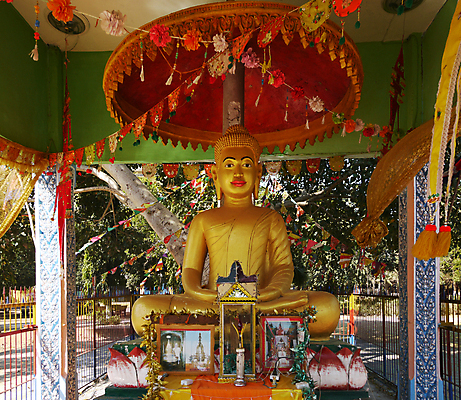 포토 JPG 해외이미지 아시아 종교 문화 조각 불교 미술 동양인 사람없음 장식 조각상 사찰 황금 명상 캄보디아 인도차이나반도 철학 해외202004 해외포토 교육 나라 종교건축 문화예술 인종 조형물 파일형식 이미지허브