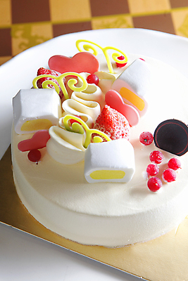 포토 JPG 해외이미지 열매 딸기 사람없음 빨간색 케이크 초콜릿 흰색 하트 달콤 맛 버터 마시멜로우 해외202004 해외포토 모양 식물 컬러 컨셉 과일 디저트 파일형식 이미지허브