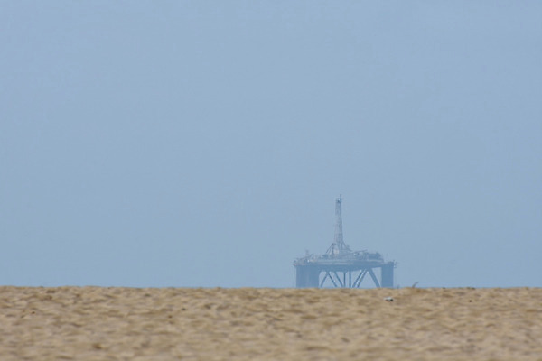 포토 JPG 해외이미지 산업 모래 바다 백그라운드 컨셉 비즈니스 하늘 표면 추상 해변 사람없음 가로 파란색 빛 환경 탑 사진촬영 에너지 시장 휘발유 석유 모래언덕 연료 가스 자원 단상 내추럴 남아프리카 송곳 원자재 조작 수평선 해외202004 해외포토 건축물 컬러 무늬 아프리카 촬영 언덕 파일형식 이미지허브