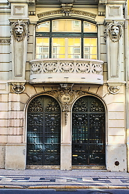 포토 JPG 해외이미지 디자인 외관 벽 패턴 건축양식 날씨 벽돌 출입구 프레임 사람없음 야외 성당 교회 문 골동품 시골 화려 성 중세 역사 신비 오브젝트 아치 질감 대문 과거 문고리 고딕 고체 옛날 스타일 해외202004 해외포토 건축물 건축 컨셉 무늬 종교건축 건물 파일형식 이미지허브