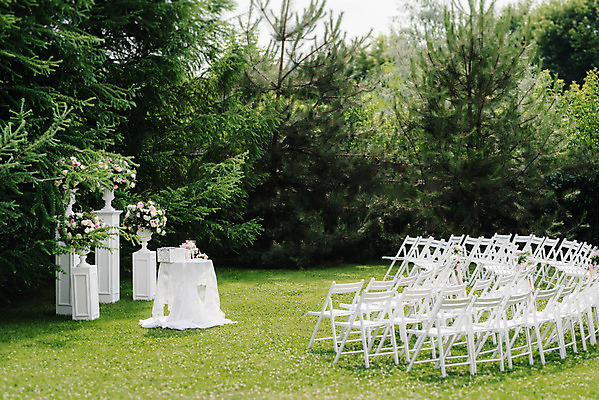 포토 JPG 해외이미지 꽃 분홍색 꽃다발 결혼 꽃무늬 의자 결혼식 휴가 아이디어 사랑 이벤트 사람없음 야외 목재 장식 초록색 여름 파티 정원 흰색 시골 축하 신선 의식 배열 꽃집 아치 지역 해외202004 해외포토 나무 식물 계절 감정 컬러 가구 컨셉 무늬 재료 상점 파일형식 이미지허브