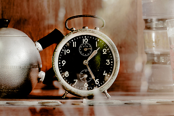 포토 JPG 해외이미지 시계 컨셉 크리스마스 겨울 유리 휴가 새로움 사람없음 장식 숫자 금속 침묵 소리 장식볼 추위 수확 골동품 인사 시간 얼룩 역사 야간 12월 편지 연도 향수 묘사 복고 공포 과거 전나무 로마인 분 세피아 옛날 오리지널 가문비나무 스타일 해외202004 해외포토 자연요소 나무 문자 계절 기념일 농업 재질 촬영기법 인종 화장품 예절 날짜 파일형식 이미지허브