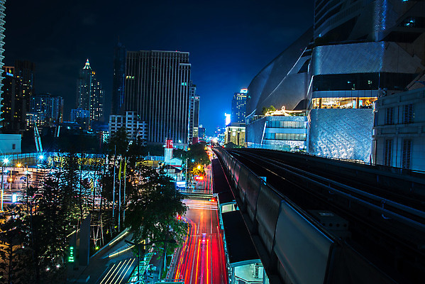 포토 JPG 해외이미지 도로 여행 백그라운드 비즈니스 교통시설 모션 태국 추상 거리 사람없음 빛 도시풍경 산책로 기차 도시 야간 저녁 속도 방콕 타운 일반 해외202004 해외포토 자연요소 아시아 길 육상교통 교통 무늬 대중교통 풍경 시설 파일형식 이미지허브