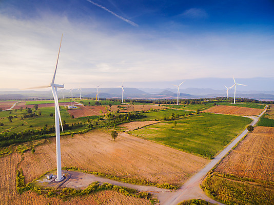 포토 JPG 해외이미지 산업 밭 농업 자연 하늘 바람 안테나 그림자 풍경 사람없음 초록색 농장 환경 힘 재활용 풍차 발전기 에너지 시골 보호 생태계 프로펠러 자원 세대 내추럴 생태학 해외202004 해외포토 자연요소 교육 컬러 컨셉 통신 날씨 발전소 친환경 파일형식 이미지허브