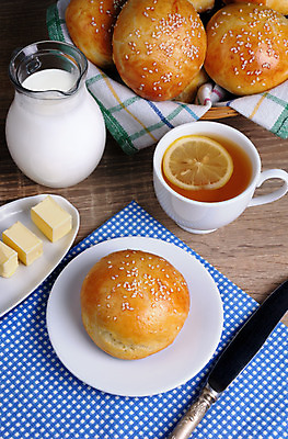 포토 JPG 해외이미지 음식 빵 조각 부분 탁자 아침 주택 사탕 사람없음 컵 바구니 식사 저녁식사 우유 신선 조끼 원형 조미료 맛 아침식사 밀 굽기 레몬 냅킨 브런치 깨 칼로리 덩어리 점심식사 뷔페 이스트 핸드메이드 해외202004 해외포토 주간 도형 식기 가구 컨셉 과일 식재료 디저트 유제품 곡류 건물 외투 구이 향미료 파일형식 이미지허브