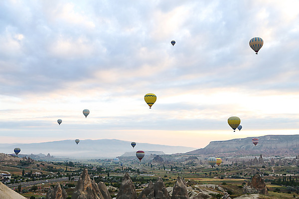 포토 JPG 해외이미지 주간 하늘 풍경 사람없음 야외 열기구 비행 해외202004 해외포토 자연요소 항공교통 파일형식 이미지허브