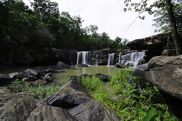 포토 JPG 해외이미지 식물 공원 백그라운드 잎 태국 자연 하늘 파노라마 풍경 사람없음 야외 초록색 물 여름 환경 놀람 폭포 캠핑 젖음 가을 바위 나뭇가지 개울 떨어짐 숲 열대우림 기적 즐거움 부드러움 천국 전국 파라다이스 힘찬 스플래쉬 해외202004 해외포토 자연요소 나무 계절 공공시설 감정 아시아 컬러 컨셉 레저 촬영기법 표정 강 감각 생태계 파일형식 이미지허브