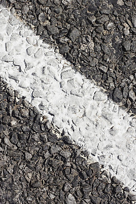 포토 JPG 해외이미지 전통 외관 산업 도로 조각 여행 백그라운드 무늬 패턴 부분 교통시설 벽지 표면 추상 거리 프레임 사람없음 야외 우주 검은색 어둠 회색 차도 흰색 도시 거친 보행로 플랫 파편 묘사 질감 결 옛날 울퉁불퉁 화강암 해외202004 해외포토 길 컬러 교통 암석 시설 파일형식 이미지허브