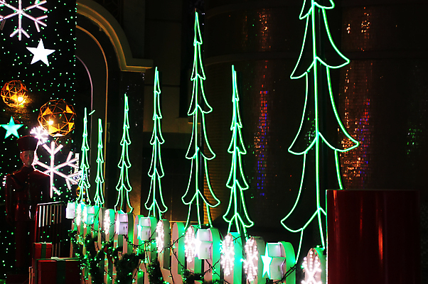 포토 JPG 해외이미지 전통 행복 별 어린이 크리스마스 공 창문 가족 눈사람 지팡이 새로움 기념 프레임 따뜻함 사탕 선물 이벤트 사람없음 야외 내부 장식 초록색 빛 장난감 산타클로스 축제 화환 축하 아기 소나무 황금 야간 12월 연도 아치 초대 마법 전나무 원뿔 엘리먼트 가문비나무 해외202004 해외포토 자연요소 도형 나무 기념일 꽃 감정 컬러 컨셉 관계 디저트 사람 날짜 파일형식 이미지허브