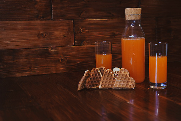 포토 JPG 해외이미지 접시 안경 음료 음식 백그라운드 2 농업 다이어트 채소 오렌지 과일 유리 건강 사람없음 목재 수건 식사 당근 수확 흰색 신선 아침식사 먹기 민트 준비 유기농 완두콩 날것 성분 흙더미 내추럴 단백질 채식주의자 비건 해외202004 해외포토 나무 식기 웰빙 잡화 산업 컬러 재료 모션 재질 콩 뿌리채소 위생용품 흙 허브 채식 영양소 파일형식 더미 이미지허브