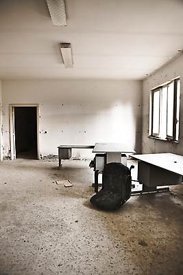 포토 JPG 해외이미지 산업 벽 가구 백그라운드 의자 일러스트 창문 날씨 바닥 실내 사람없음 내부 건물 그래픽 빨간색 빛 문 어둠 방 회색 무대 수확 흰색 시골 도시 얼룩 폐기물 버리기 부식 질감 먼지 스크래치 고딕 그런지 썩음 옛날 콘크리트 해외202004 해외포토 건축물 컬러 생활용품 농업 모션 쓰레기 파일형식 이미지허브